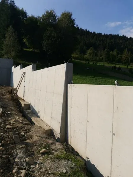 Oporný múr Lomna — foto 10