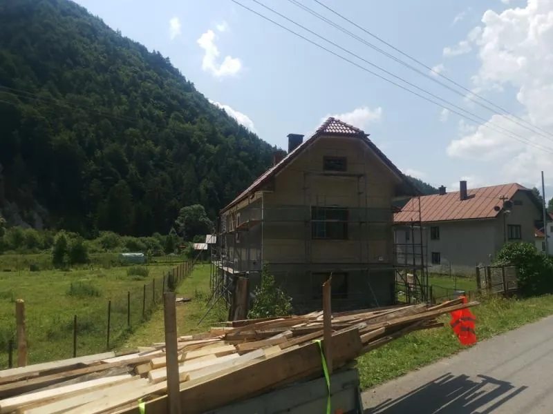 Rekonštrukcie a interiéry — KAPOSTAV