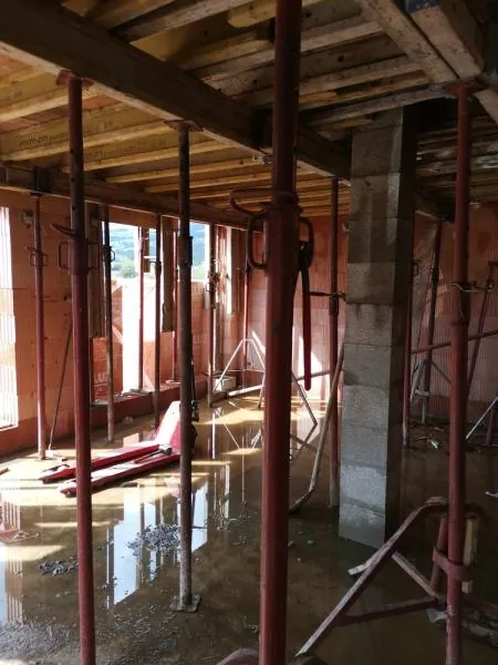 Rodinný dom Zuberec murovanie a stropná doska — foto 2